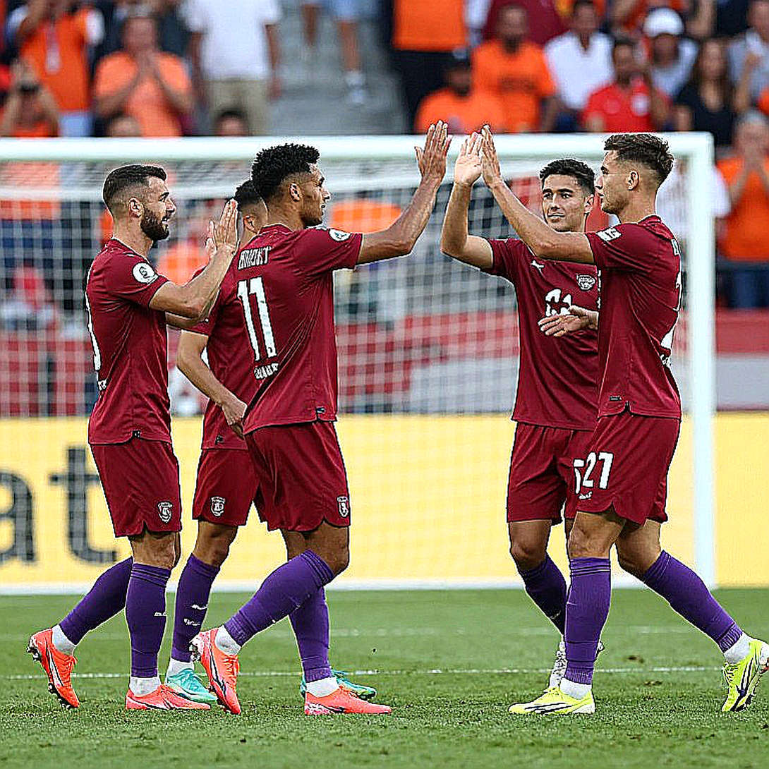One Knee, Twenty-Six Million and Three Blank Contracts: Giovanni Leoni's Return Is Liverpool's Real Test