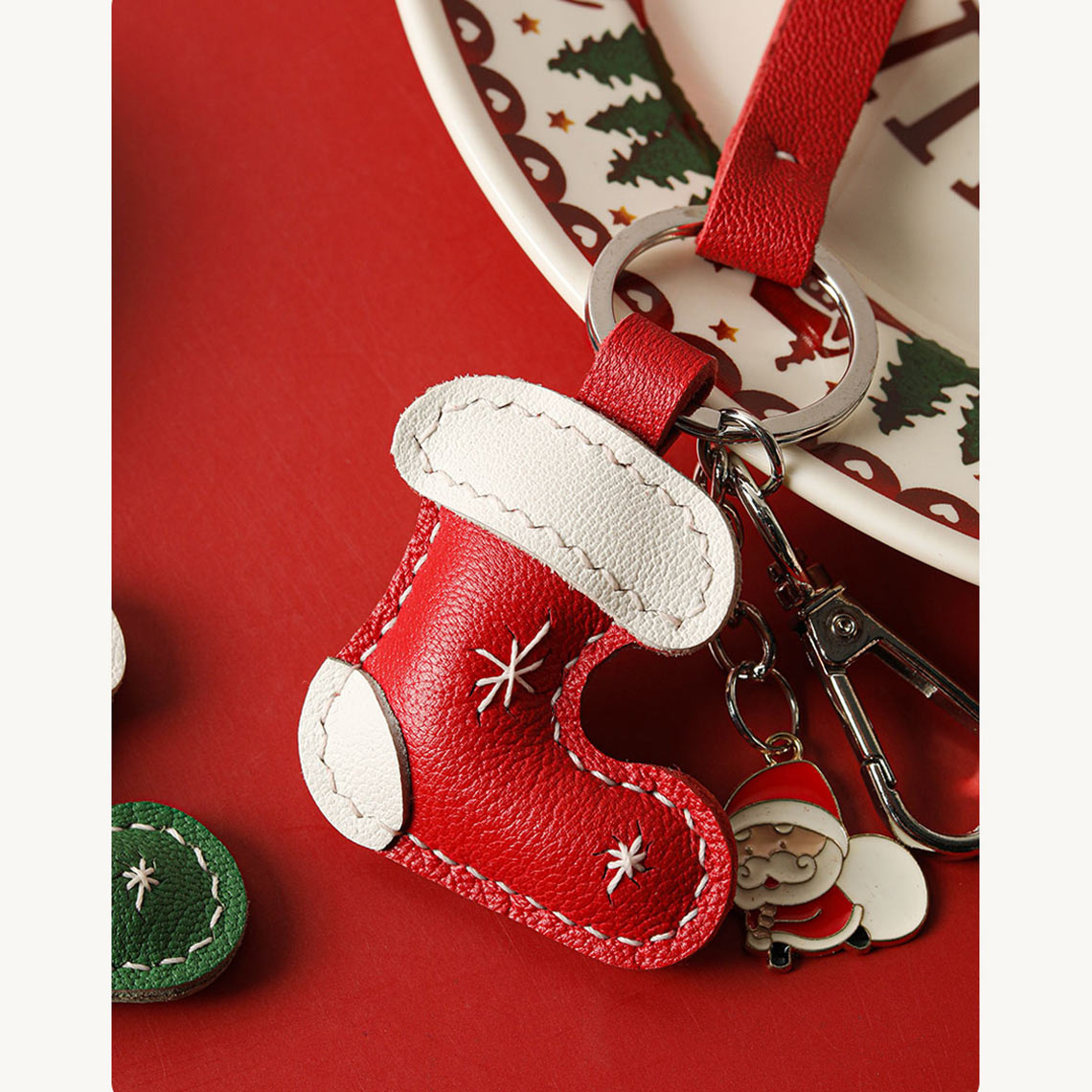 G8activist® Leather Christmas Sock Keychain DIY Kit - Image 4