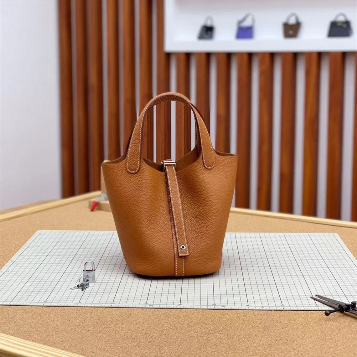 G8activist® Full Grain Leather New Lock Tote Bag - Advanced Kits - Image 4