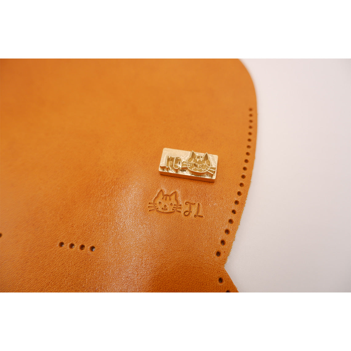 G8activist® Full Grain Leather Eyeglasses Case DIY Kit - Image 7