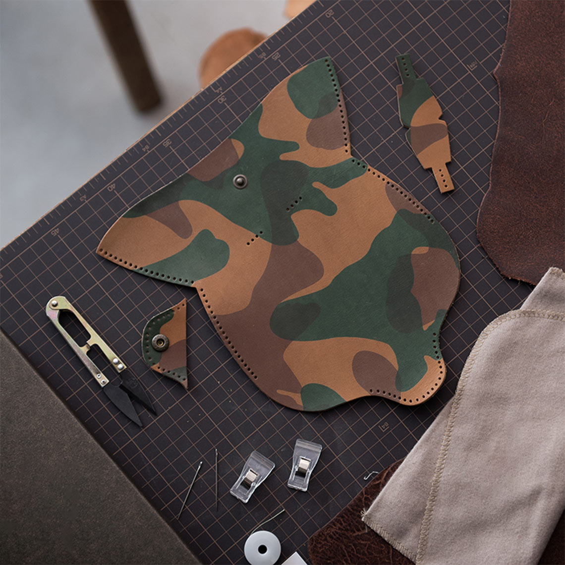 G8activist® Full Grain Leather Eyeglasses Case DIY Kit - Image 14