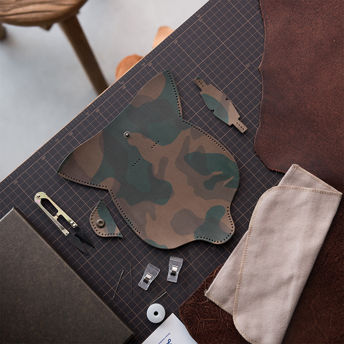 G8activist® Full Grain Leather Eyeglasses Case DIY Kit - Image 15