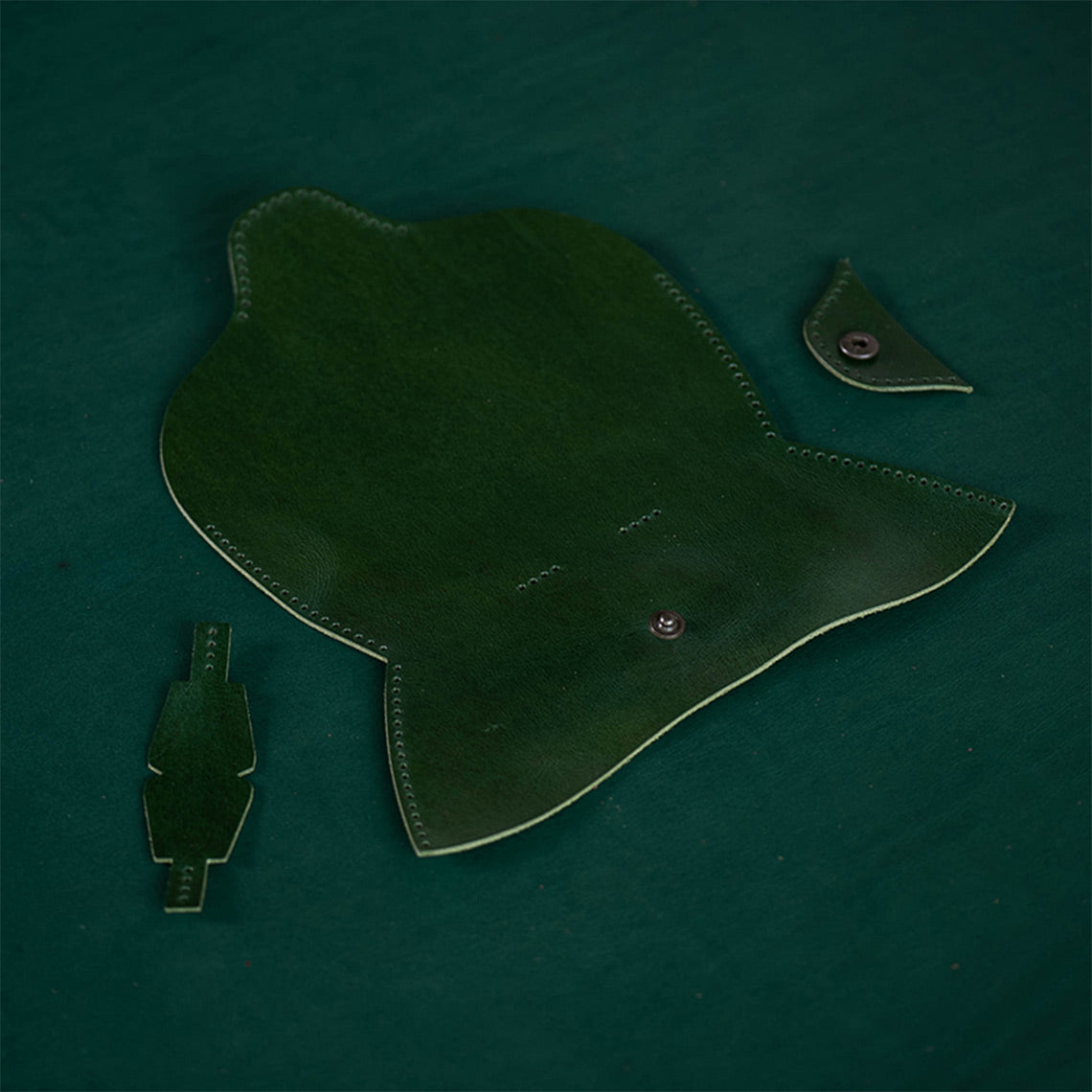 G8activist® Full Grain Leather Eyeglasses Case DIY Kit - Image 12