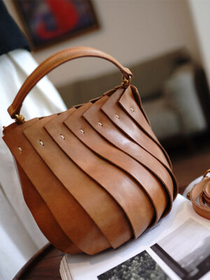 Vegetable Tanned Leather Design Shell Handbag